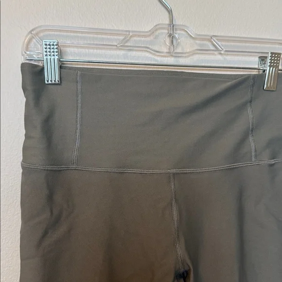 Green Lululemon Leggings - Picture 4 of 8